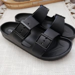New Never Worn - Weeboo Brand Black Slides